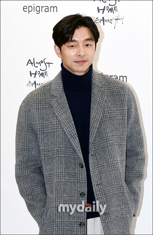 Will Actor Gong Yoo head to Netflix?It is right that Gong Yoo is considering appearing in Goyos Sea, said a management forest official at Gong Yoos agency.Gong Yoo is said to have been offered the role of Yoon Jae, a soldier and leader of the team of the Aerospace Administration.Goyos Sea, which Jung Woo-sung has gathered for the production, is a SF thriller about the story of elite members who go to the research base abandoned on the moon to recover samples of questions in the background of the future earth where water and food are scarce due to global desertification.Director Choi Hang-yong will direct a short film of the same name, which was attracting attention at the 13th Misen Short Film Festival in 2014, and director Choi Hang-yong will direct it.The screenplay is written by Park Eun-kyo, who won the 29th Korean Film Critics Association Award for Best Screenplay.With Netflix set to be released, Baduna is being offered an elite member role and is considering a positive appearance.