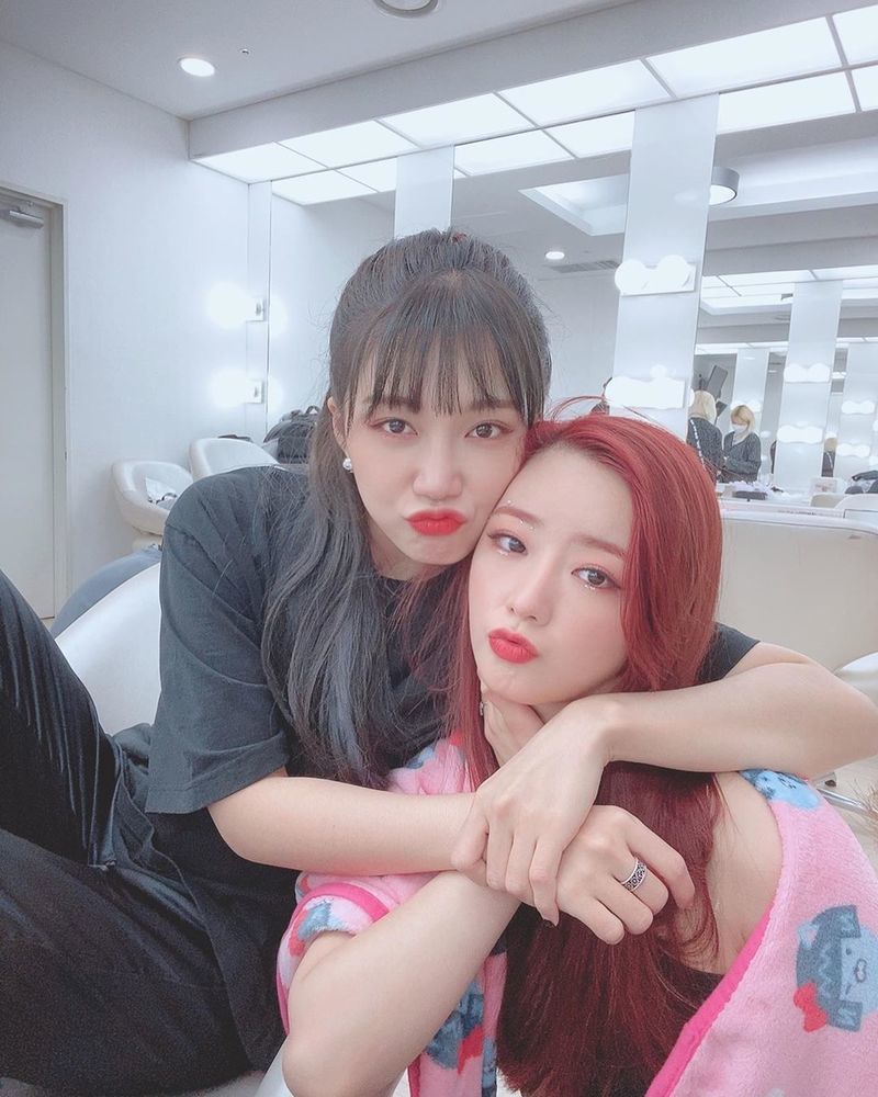 Group A Pink member Jung Eun-ji has released a photo taken with the same group member Yoon Bomi.On April 21, Jung Eunji posted three photos taken with Bomi along with a short article Chua on his instagram.Jung Eunji and Bomi in the public photos are intimate, such as posing and winding their necks.Two people who resemble Spring are attracted to the lovely beautiful look.Fans who watched the photo responded that My sisters are so beautiful and Eunji Bomi is the best.On the other hand, group A Pink, which includes Jung Eunji and Yoon Bomi, has been actively performing on April 19th with the ninth mini album L00K and a new song Dumdrum.Park Eun-hae