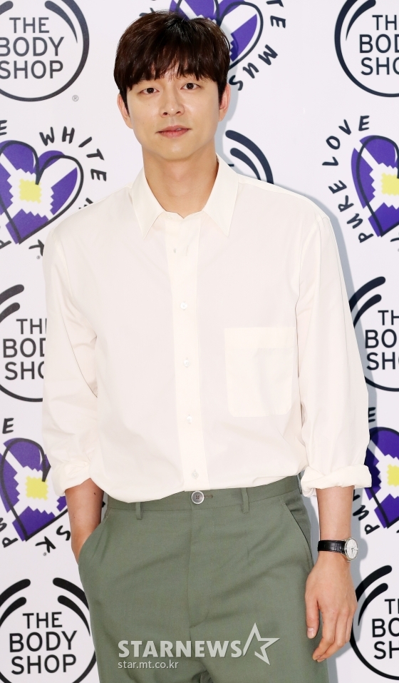 On the morning of the 21st, an official of the management forest of the agency said, Gong Yoo is under review after receiving a proposal to appear in the Netflix original series Silence Sea.According to the official, the character proposed by Gong Yoo is Yoon Jae, a soldier and team leader of the Aerospace Administration.Jung Woo-sungs Silence Sea is a science fiction horror that depicts the story of elite members who go to the research base abandoned on the moon to collect samples of questions in the background of the future earth, which is lacking in water and food due to global desertification.It is a series of short films of the same name directed by Choi Hang-yong, who received great attention at the 13th Missen Short Film Festival in 2014.Meanwhile, Silence Sea is scheduled to be filmed in August, which is produced in eight episodes.