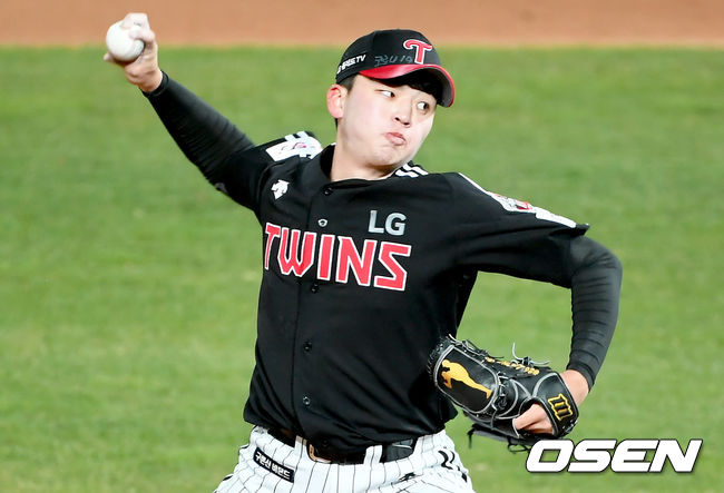 KT hit two homers to win two straight games.KT won 10-3 in the practice game against LG at Suwon FC KT Wiz Park on the 22nd.In the fifth inning, LG Lee Min-ho was fighting back