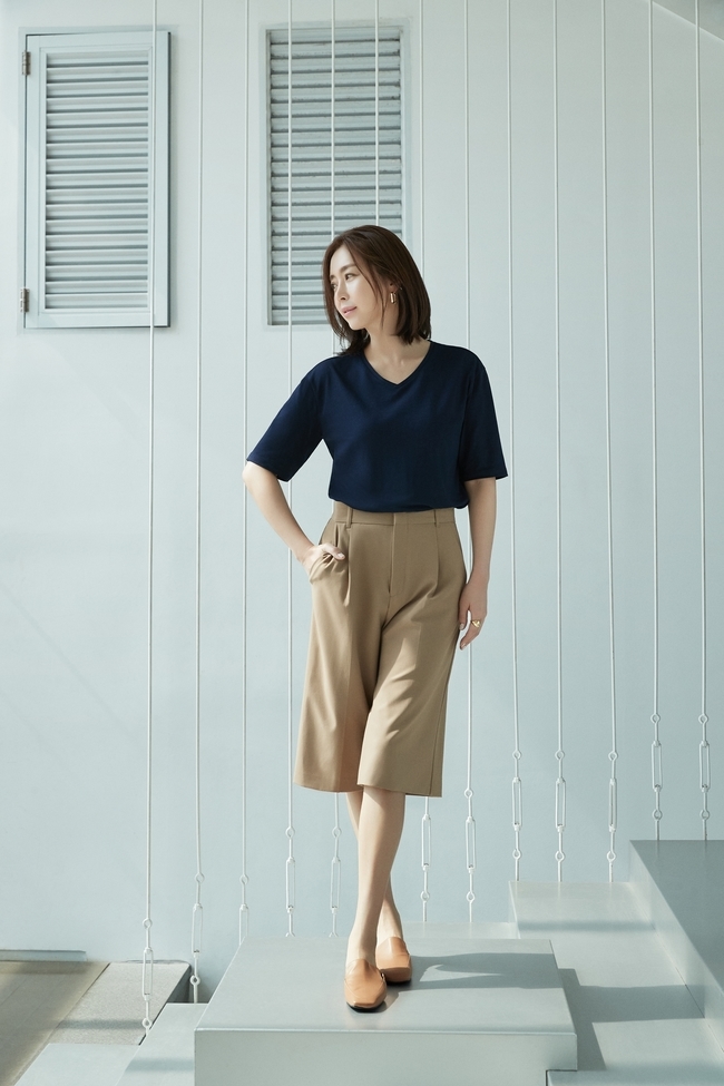 Song Yoon-a revealed the force, a painting artist of the unidentified battle.A new clothing pictorial for France brand Georges Rech, which is active as an actor Song Yoon-ah as a model, was unveiled on April 23.Song Yoon-a has been working as a muse of the brand for six years until 2020 after first establishing a relationship with Georges Lesh in 2014.Song Yoon-as luxurious and elegant image is the back door that created synergy with practical and simple design costumes and created the effect of brand image increase.Song Yoon-a has completely digested various concept costumes with various poses, facial expressions and neat styling in this photo.Song Yoon-a has completed the professional picture by leading the atmosphere of the filming scene with his unique bright and sweet personality and many years of Model experience.bak-beauty