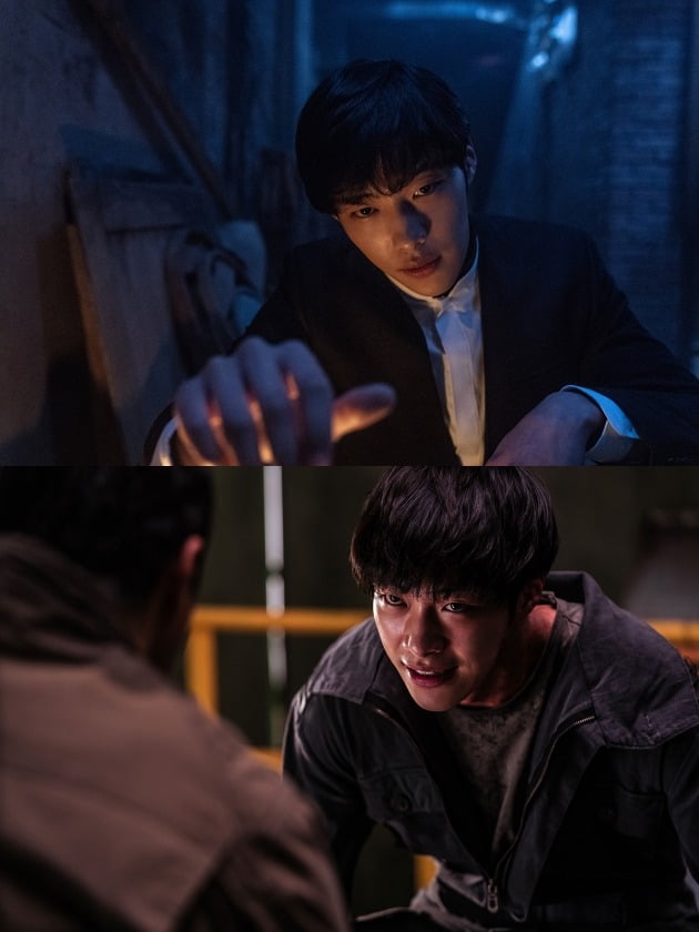 SBSs Golden Earth Drama The King - The Lord of Eternity (hereinafter referred to as The King) recorded double-digit ratings from the first episode, Hit the jackpot!With signs of progress, the leading actors Lee Min-ho, Kim Go-eun and Woo Do-hwan are increasing their immersion in the story with stable acting.Those who have been selected by Kim Eun-sook have been prominent on the screen. Lee Min-ho played the role of Korean Empire Emperor Leeon in The King.As a monarch who combines a beautiful appearance, a graceful figure, and a quiet personality with a civil service, Lee Min-ho has already been in the first stage of the screen with director Yuhas Gangnam District 1970 released in 2015.The film tells the desire, loyalty, and betrayal of two men surrounding the Gangnam District land, which is under development in the 1970s.Lee Min-ho plays Kim Jong-dae wandering between those who should be kept from orphans and dreams toward the ground in the film.In the movie, Kim Jong Dae is involved in the dispute over the interest of the development of Gangnam District because of his dream of living well with those who have received him as a family.Lee Min-ho showed a 180-degree change from the sweetness that captured The Earrings of Madame de... in Drama Boys Over Flowers and Heirs.Lee Min-ho said in an interview at the time of the movies release, I hope you will look at me with curious eyes that I have changed.Lee Min-ho showed action close to a martial arts martial arts that wielded various tools as well as harsh profanity, flew in the mud and lowered his whole body toward his opponent.Ive been expressing cruelties in me through this film, and Ive never seen those eyes I didnt know, Lee Min-ho said.Due to the intense action scene, Lee Min-ho was also shot with an analgesic shot while traveling to and from the hospital due to a lack of claws.Kim Go-eun is showing off her charm of Girl Crush as a South Korean Detective in The King.The reason why Igon has crossed the parallel world from Korean Empire to South Korea.This is because the woman in the ID card dropped by the questionable man on the day of the night of the reverse motherhood was still in the state.Kim Go-eun is also showing charismatic action acting with a passionate Detective. Kim Go-eun made an extraordinary debut by exposing Jeolla through the movie Eungyo.In Chinatown, she was evaluated as opening a new chapter for female noir with Kim Hye-soo, who appeared together as a character of strong and neutral image.In the movie Variety, he increased his weight by 8kg for his friends character, and he increased his immersion in the movie by using a loud dialect that sticks to his ears.Last year, he and Jung Hae-in presented the melodrama Music Album of Yu-Yeol.Kim Go-eun also appears in director Yoon Jae-kyuns film Hero, which is scheduled to open in June this year.This film has made the OLizynal musical Hero, which has been loved by the whole nation since its premiere in 2009, and is also the first OLizynal musical film in Korean movies.Kim Go-eun has played the role of Seol Hee, an independent military intelligence officer who takes his life in the middle of enemy territory and takes Japanese information.Kim Go-eun, who sings the song directly, said in an interview earlier that the song is so difficult that I feel like I am on the edge of the cliff.I wonder how Kim Go-eun would digest three solo songs.Lee Min-ho, Action Noir Gangnam District 1970 intense Acting Kim Go-eun, Woo Do-hwan, mystery + fatal charm, The Earrings of Madame de... sniper