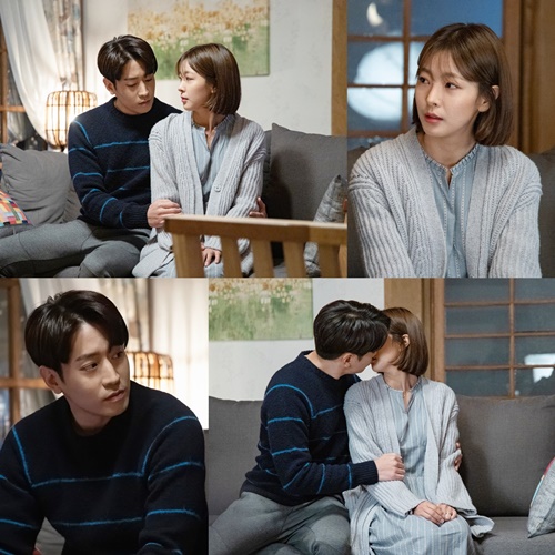 Wonderful! Moon Chef is making a fuss by revealing the moment of super-closeness a second before Eric Mun and Ko Won-hees lips touch.Channel A Gumto Drama Woolsnake! Moonshef predicted the two-way romance of Eric Mun (played by Moon Seung-mo) and Ko Won-hee (played by Yoo Bellagio) to wake up viewers love cells.Earlier, Moon Seung-mo confessed that he had been in his mind since the first moment he saw UBellagio (Ko Won-hee), and then he raised his excitement by sharing a hot kiss.Since then, the two have smiled in the form of a real lover who does not leave for a moment.Also, UBellagio is gradually relying on Moon Seung-mo for a series of nightmares about old Memory.As the past moments that are not related to the will continue to come to mind, it is noteworthy whether UBellagio will be able to regain Memory.Wonderful! Moon Chef is available every Friday and Saturday at 10:50 pm.