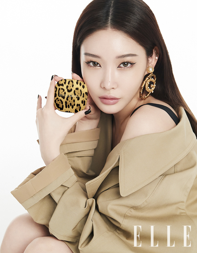 Chungha has shown a unique charm.Fashion magazine Elle released a picture B cut of the beauty brand Dolce & Gabbana Beauty with singer Chungha on April 24.This photo, which was held in commemoration of Chunghas becoming a muse of Dolce & Gabbana Beauty, maximized the charm of Queenha through five unique makeups.In the picture, Chungha showed a variety of look, including a bright blooming look that resembles spring flowers, a wild charm safari chic look, a free and unique royal bohemian look, a fascinating glam look, and a refreshing and pure fresh & gloss look.In an interview after the filming, Chungha said, When I wore Dolce & Gabbana costume, I received a lot of big prizes.So I am more pleased to be a muse of Dolce & Gabbana Beauty. minjee Lee