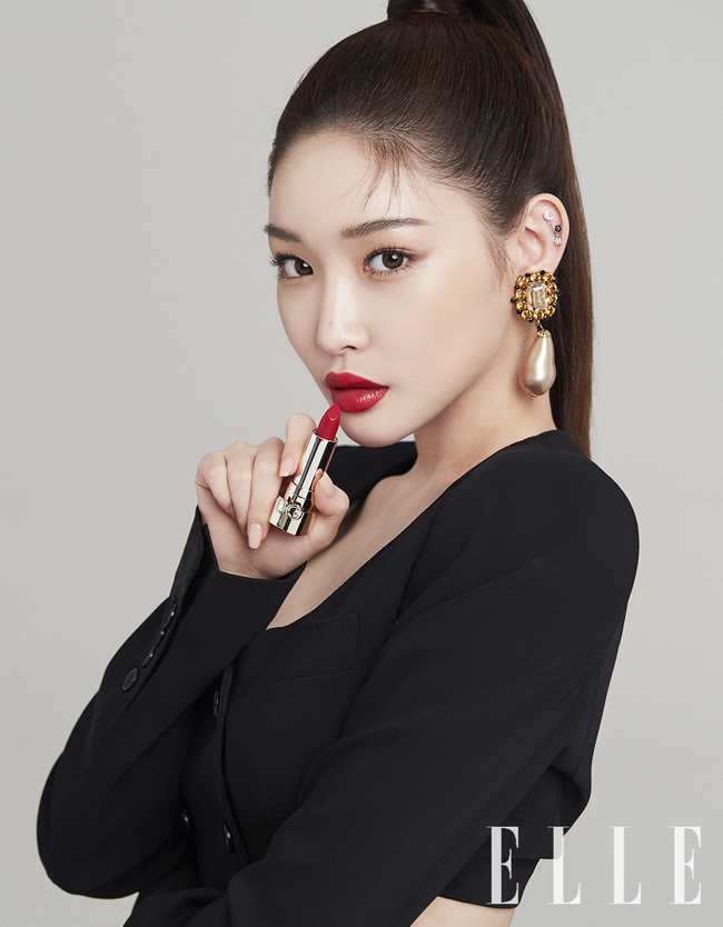 Chungha has shown a unique charm.Fashion magazine Elle released a picture B cut of the beauty brand Dolce & Gabbana Beauty with singer Chungha on April 24.This photo, which was held in commemoration of Chunghas becoming a muse of Dolce & Gabbana Beauty, maximized the charm of Queenha through five unique makeups.In the picture, Chungha showed a variety of look, including a bright blooming look that resembles spring flowers, a wild charm safari chic look, a free and unique royal bohemian look, a fascinating glam look, and a refreshing and pure fresh & gloss look.In an interview after the filming, Chungha said, When I wore Dolce & Gabbana costume, I received a lot of big prizes.So I am more pleased to be a muse of Dolce & Gabbana Beauty. minjee Lee