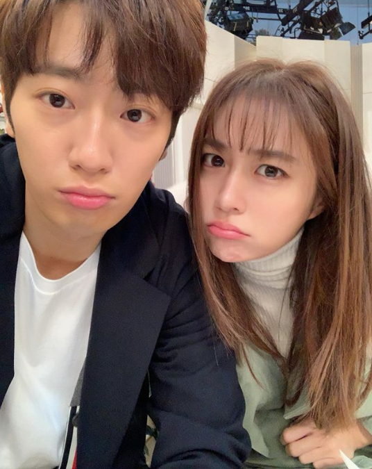 Actors Lee Sang-yeob and Lee Min-jung showed off their affectionate couple Chemie.Lee Sang-yeob posted a picture on his Instagram on the 26th with an article entitled I went once Song Sam and Yoon Sam .The photo shows Lee Sang-yeob and Lee Min-jung waiting for the drama shooting, and the playful look of the two people holding their lips out gives a smile.On the other hand, Lee Sang-yeob and Lee Min-jung are breathing as a divorced couple in KBS 2TV weekend drama I went once.Photo = Lee Sang-yeob Instagram