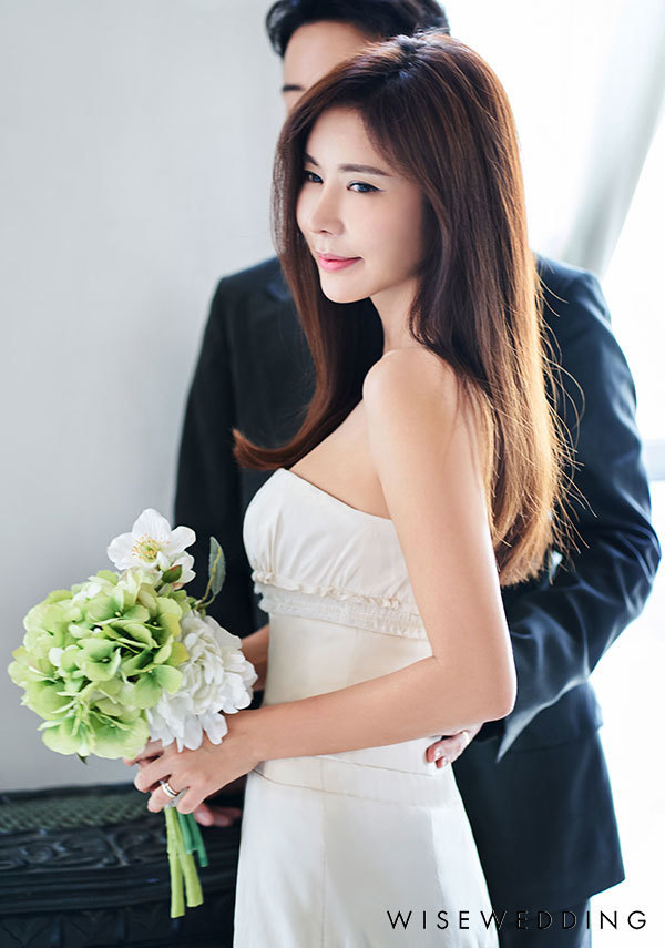 Kim Jun-hees Wedding album was unveiled.Broadcaster Kim Jun-hee released a Wedding album ahead of marriage on May 2.In a wedding picture taken earlier this month, Kim Jun-hee showed a lovely bride-to-be.Kim Sun-ah, the director of Wise Wedding Planner, who was in charge of preparing for Kim Jun-hees marriage, delivered the atmosphere and styling points at the time of the wedding shooting.The wedding photography was conducted by Kim Bo-ha, a third-minded writer who will naturally capture the sophisticated images of the two, and we made a wedding dress at La Fore in line with the wedding concept that contains unique yet girl sensibility.The hair was stylized naturally, and the makeup was directed at Jenny House with point makeup to match the western features of the bride. The two made the filming scene more attractive with their natural fashion sense and sophisticated manners throughout the shooting. On the other hand, Kim Jun-hee debuted as a singer in 1994 and is currently active as a Broadcaster and businessman.Kim Jun-hees prospective groom is a general public and currently operates a shopping mall together, and is known to have an excellent fashion sense as well as Kim Jun-hee.kim myeong-mi