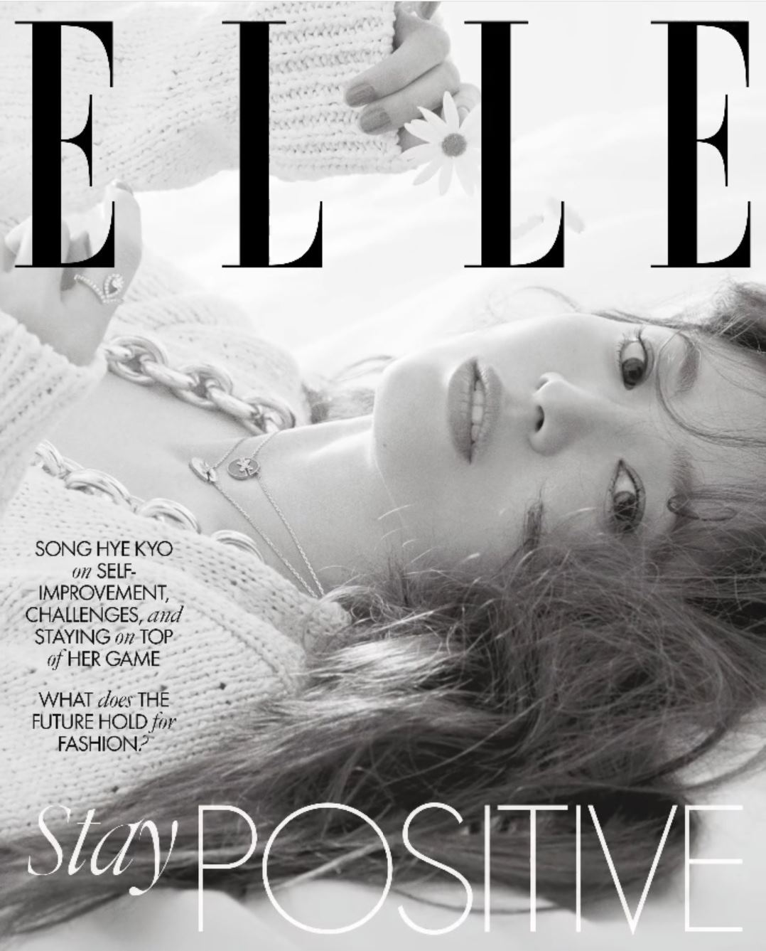 Fashion magazine Elle Singapore side 28, the official Instagram through 5 in the cover photo unveiled.Published cover photos in pure and elegant visual statement and Song Hye-kyo of all our won. Blemishes one skin and moist eyes, Song Hye-kyo of dolls visuals to further enhance the 볻 make was.Meanwhile Song Hye-kyo is a sequel to consideration.