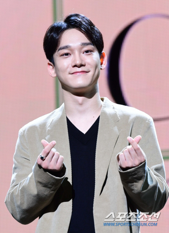 EXO Chen is a big girl.Chens wife gave birth to a daughter at a maternity clinic in Cheongdam-dong, Gangnam-gu, Seoul on the 29th. Chen is right to get it today, SM Entertainment said.Chen shared news of her marriage and pregnancy in January, and everything related to the marriage, according to her familys will, went private.I have a girlfriend I want to be with for the rest of my life, and while I was thinking about how to make this happen, blessing came to me, and I was embarrassed, but I was more empowered by this blessing, Chen said.SM Entertainment also said, Chen met a precious relationship and got married. The bride is a non-entertainer, and the wedding is planned to be held reverently by only the family members.