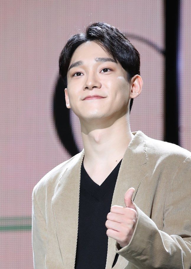 Group EXO Chen became Father.Its true that Chen got along today, said an official at SM Entertainment, a subsidiary company, on Wednesday.Earlier, Chen posted a handwritten letter to the official fan club community Lison in January of this year, revealing the premarital preregnancy of marriage and the bride-to-be.Chen explained in the letter that he had a girlfriend who wanted to spend his life together, and that while consulting with the company and EXO members, Blessing came.At the time, the agency announced that Chen would marriage with a non-entertainer bride, and said that everything related to marriage will be held privately according to family doctors.