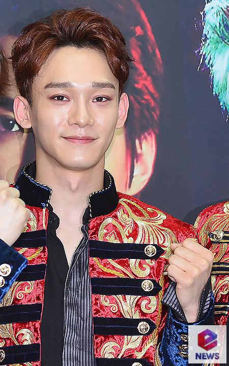 Mens group EXO member Chen became a father.According to SM Entertainment, EXO Chen got a pretty daughter at a maternity clinic in Gangnam, Seoul on the 29th.Earlier, Chen reported on GFriends pregnancy with the announcement of marriage in January.Chen posted a handwritten letter to the fan club community on January 13 and said, There is a GFriend who wants to spend his life together. I was consulting with the members.I was very embarrassed because I could not do the parts I planned with the company and the members, but I was more empowered by this blessing. Of course, all the things related to marriage as well as marriage at the time were secret.However, after his marriage announcement, online he has already posted a marriage ceremony at a cathedral, and rumors have emerged that the bride-to-be is in the seventh month of pregnancy.SM said it was unfounded.However, it seems that the 7th month of pregnancy was true as the child birth was announced in 3 months.