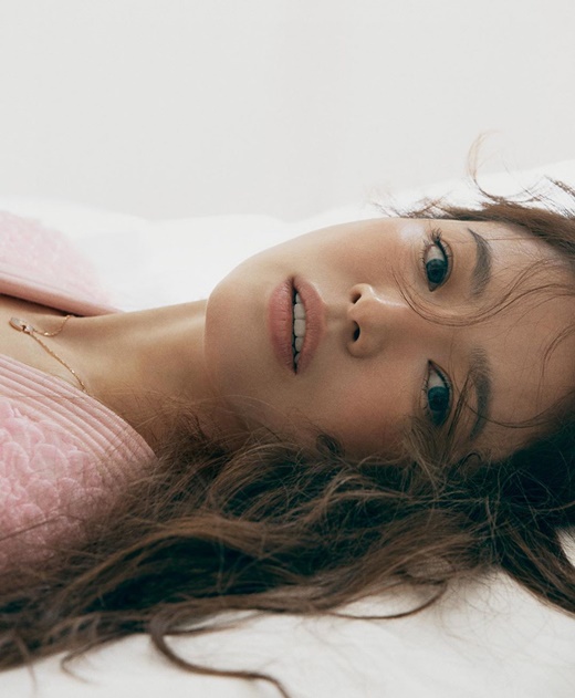 The picture of Actor Song Hye-kyo has been released.Song Hye-kyo released a May issue of the fashion magazine Elle Singapore on his instagram  on the morning of the 29th, and boasted intense visuals in the tangled hair in the public picture.In particular, the blue color lens created a dreamy atmosphere, and the expression of indifferentness added Song Hye-kyos mysterious charm, and various poses made him complete a unique picture.Ok Joo-hyun, who was in contact with the picture, caught his eye with a comment saying Wow. Golgers.In addition, the Singapore edition of Elle also released an interview with Song Hye-kyo through official Instagram  , and Song Hye-kyo asked about the secret of his long-time success. I think I was very lucky.I have been able to participate in amazing works since I was a child, and they have achieved good grades.I am very grateful, she said.On the other hand, Song Hye-kyo, who is reviewing his next work, recently donated 10,000 copies of Hangul guides to Professor Seo Kyung-duk and the Chinese government office in China.