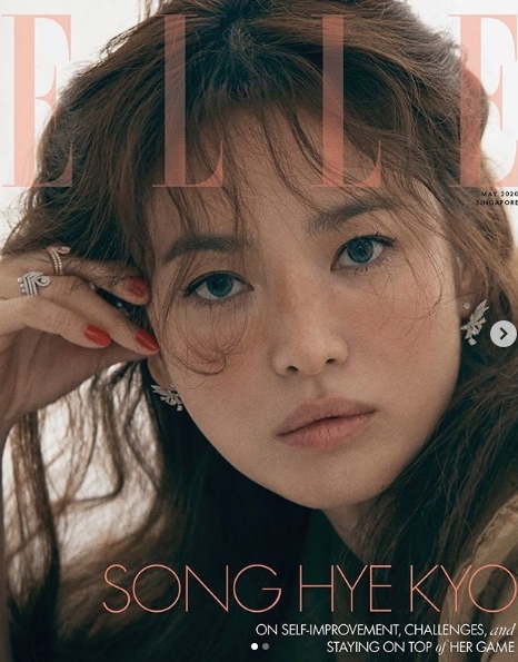 Song Hye-kyo expressed his gratitude for being loved by the public as a star.Song Hye-kyo is working as a cover model for the May issue of Elle Singapore, which attracted attention by releasing two photos of Song Hye-kyo through the official Instagram on April 29.In the photo, Song Hye-kyo is doubling the girlish charm with pink makeup as well as the yellow dress with the Spring feeling.In an interview released by Elle Singapore, Song Hye-kyo said, I was very lucky.Ive been able to do amazing works since I was a kid, and they have done well, and they have been loved by many people, and thats why I am now.I am very grateful, he said.pear hyo-ju