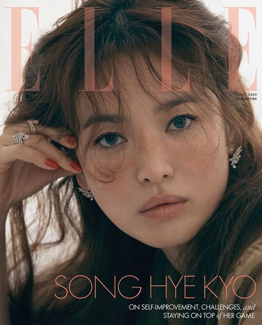 Actor Song Hye-kyo has been single-handedly covering the cover of Singapore Fashion Magazine, and he has been named as the reason for his great love so far.Recently, Elle Singapore (ELLE SINGAPORE) posted an Interview with Song Hye-kyo, a picture of the May issue cover on the official SNS.In the photo, Song Hye-kyo maximized his unique allure with dreamy yet sophisticated eyes and nude tone makeup.It also boasts the elegance of Song Hye-kyo while matching accessories such as red nails, silver earrings and rings.In particular, Song Hye-kyo not only completely digested the yellow long dress, but also painted a delicate emotional line with a black and white ton of photographs, aiming at the heart of global fans.Song Hye-kyo also mentioned the secret to steadily gaining popularity after his debut through an Interview with Elle Singapore (ELLE SINGAPORE).I think I was very lucky: I was able to participate in amazing works since I was a child, and they did well, and I was loved by many people, Song said.Song Hye-kyo expressed his gratitude for this love and expressed his extraordinary affection for the fans who consistently cheered for him.On the other hand, Song Hye-kyo is reviewing his next work after TVN Boyfriend, which was popular with the highest TV viewer ratings of 10.3% in January last year.Recently, with Professor Seo Kyung-duk of Sungshin Womens University, he donated 10,000 copies of guides made in Korean and Chinese to the Chongqing Provisional Government Office in China on the day of the establishment of the Provisional Government of the Republic of Korea.ELLE SINGAPORE SNS