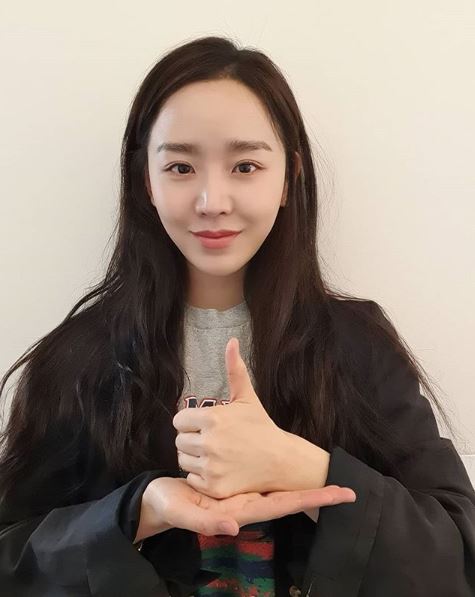 Actor Shin Hye-sun joins Lindsey Vonn thanks to Shin Hye-sun wrote on his Instagram account on the 29th, Thanks to your nomination to Bae Jong-ok, Im continuing the Challenge Vonn: Thank you very much.Corona 19 is getting well and safe thanks to the medical staff these days, which is tired and difficult all over the world.I really thank you for your hard work and I hope that this difficult and difficult time will pass quickly. Thank you. In the open photo, Shin Hye-sun is holding his thumb toward the camera.Shin Hye-sun, who participated in Lindsey Vonn thanks to his contribution, pointed out Kang Ki-young, Kyung Ri, and Ahn Hyo-seop, adding, I am warmly pleased to all three of you.Meanwhile, Shin Hye-sun appears as Jung In in the movie Innocence.Photo: Shin Hye-sun SNS