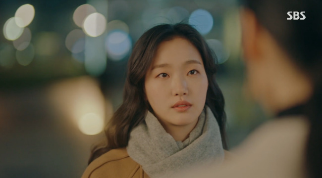 Kim Go-eun, who came to Korean Empire with Lee Min-ho, felt parallel World.In the 5th episode of SBS The King: The Lord of Eternity broadcast on May 1, Kim Go-eun came to Korean Empire with Lee Min-ho.Jung Tae-eul followed Lee Gon to the Korean Empire, and Jung Tae-eul was greatly embarrassed by the appearance of Joyoung, who was wearing the same face as South Korea Cho Eun-seop (Woo Do-hwan).Jung Tae-eun, who could not believe the situation in front of him, raised Joyoungs gun and pointed it at Egon.This is all you have to endure because youre your guest, Joyoung warned, if you dont want to die.Then Jung Tae-eul believed in Egons words and followed Egon to Imperial House of Japan.Noh Ok-nam (Kim Young-ok) ordered Jeong Tae-eul, who arrived at the Imperial House of Japan, to be placed in the study by a scenic woman, Jin Yong-ji.Jung Tae-eul felt that he came to the parallel world when he saw a scenic child with the face like the face of South Koreas famous Kazunari Ninomiya (Jin Yong).The scenic monk asked him to search for his name. Do you call the emperors right now? What is it?I wonder if he is too indifferent to his Cho Kuk. Jung Tae-eul said, This is not my Cho Kuk, and I am not sure that the earth is flat yet.Lets just make it a smuggling station, he said.Joyoung went to the study with a cup to confirm his identity. Jung Tae-eun immediately grasped Joyoungs intentions and said, I made it clear that you would need it.Of course, you cant run it. Ask your boss what you want.Joyoung asked what he was doing, What are you doing to him, what are you doing to him, and your shoulder wounds?After responding that he did not know any shoulder wounds, Jung Tae-eul fought to not talk to himself who was one year old.Noh Ok-nam watched the behavior of Lee, who brought food to Jung Tae-eul, and was wary of Jung Tae.Noh Ok-nam, who guided Jeong Tae-eun to a room far from Igons room, warned him that he had his ID card for a long time, but warned him not to stay with him if possible, saying, The unexplainable being will only cause confusion in the world and harm the king.Late at night, Igon went to Jung Tae-euls room, and Igon was interested in changing his attitude of believing that there was CCTV in the room.Jung Tae-eul asked Lee, who leaned on his shoulder, if he had never been in love.Lee said, No, I have tried, but Jeong Tae-eul said, Lets guess when you have done it.After kissing Jung Tae-eun, Lee said, Try to guess what I have proved now. Have you ever been in love?Leeon disguised himself as an Imperial House of Japan guard and brought him out of the country.Jung Tae-eun, who kept behind Lee, who was digesting the schedule, looked around the Korean Empire until night with the consideration of Lee.Irim went to a full-fledged pregnant woman who lived a miserable life, and the pregnant woman was excited by the picture sent by Irim, saying, Are you synthetic? Crazy.Even if you try to eat and die, you can not die because you do not have money. Irim said, The daughter of a large pharmaceutical company founder, married to the eldest son of a conglomerate in the United States, and the first child is born four months later.You can have it if you want. The woman in this picture is you. Exactly you in another world.You live in hell like this, he suggested, and the pregnant woman accepted Irims proposal.Jung Tae-eul felt the reality by directly checking the information about the Korean Empire that Lee said.I went to a working police station building, but people who looked like South Korea colleagues did not even know the existence of Jung Tae-eul.Through people who happened to discover Jung Tae-eul, Joyoung found out that he had the same face as the Korean Empire Luna.He was embarrassed because he could not take a train to Busan because he was short of money. He called the palace and said he knew Igon, but no one believed him.After receiving the situation, Igon turned the helicopter and headed to Seoul to pick up Jung Tae.Lee asked Jeong Tae-eul why he had found an Ahn Bong-hee. Jeong Tae-eul said, My mother.I was just wondering, but she wasnt here, and I was grateful for it today, she said, because she might be alive without me.Lee Ha-na