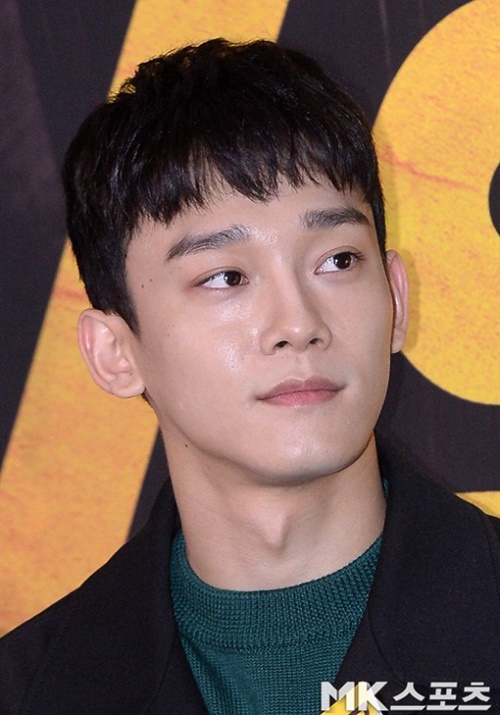 Fans turned around, with EXO member Chen winning three months after the announcement of marriage.On the 29th of last month, SM Entertainment, a subsidiary company, said, EXO Chen was a big girl on this day. Chen won the title of Dad even though he is an active idol.Celebration messages have been poured into the news of the daughter, but some fans are more strongly claiming Chens EXO Exiting.Some fans expressed disappointment at Chens surprise marriage announcement and premarital pregnancy news.The sudden news of devotion, marriage and premarital pregnancy all at once led to the bisecting of EXO fandom.Some fan club unions even staged protests demanding Chens Exiting.In February, Chen said, Unlike my heart, I was disappointed and hurt by my lack of poor words. I apologize to you too late and I apologize again.All EXO members have been suffering from the pain of leaving the member, so I would like to continue to be with them, SM said earlier.We also respect this opinion and inform us that there is no change in EXO members. However, the demand for Exiting is likely to continue to be loud due to the news of the daughter.