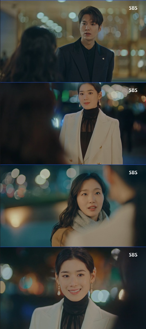 In the SBS gilt drama The King: Eternal Monarch play, Kim Eun-sook, directed by Baek Sang-hoon and Jung Ji-hyun, which was broadcast on the afternoon of the 2nd, Jung Tae-eul (Kim Go-eun) was shown saying that he would leave for Jung Eun-chae.On the day of the broadcast, Lee (Lee Min-ho) and Jung Tae-eul faced Gu Seo-ryeong in the KU Building; Gu Seo-ryeong greeted Jung Tae-eul; he said, Im glad.It is the Korean Empires Prime Minister Koo Seo-ryeong. Jung Tae-eul responded, I am pleased to see you, Prime Minister. So Koo Seo-ryong asked, I am so excited. My name is young and beautiful.Its an honor to see you like this. Im leaving soon.