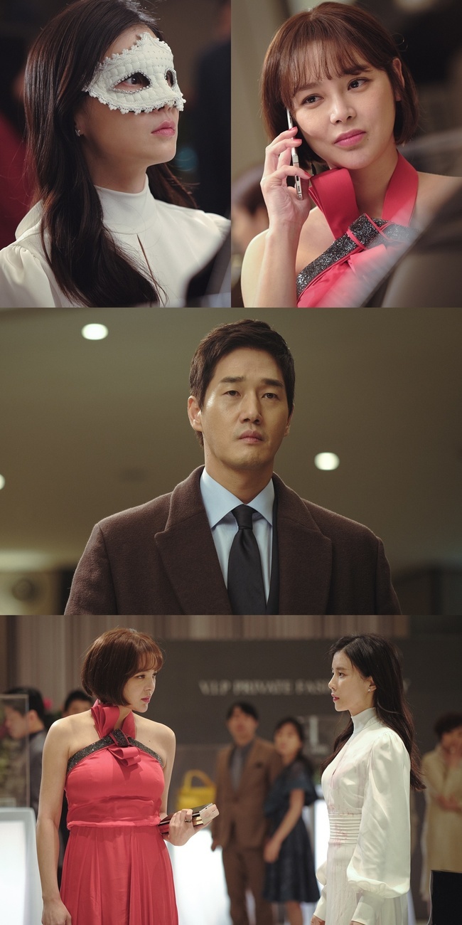 Lee Bo-young and Park Si-yeon raise the sense of crisis in face-to-face.In the 4th episode of the TVN Saturday drama In the Mood for Love - The Moment When Life Becomes Flowers (playplayed by Jeon Hee-young/director Son Jung-hyun/hereinafter, In the Mood for Love), which will be broadcast on May 3, Lee Bo-young (played by Yoon Ji-su) and Park Si-yeon (played by Jang Seo-kyung), and Yoo Ji-tae (played by Han Jae-hyun), who watches the two women, The cask is heralded.Han Jae-hyun (Yoo Ji-tae) and Yon Ji-su (Lee Bo-young) had a wave of emotions since they met again.Also, Han Jae-hyuns wife, Jang Seo-kyung (Park Si-yeon), also recognizes that Yon Ji-su has a special meaning, and the wall of reality is becoming more solid.Three of them come across each other in the banquet hall, where Jang Seo-kyung appeared in front of Yoon Ji-su, who plays the piano with a mask as usual, creating a difficult situation.I feel the crisis in the hard look of Han Jae-hyun, who saw the embarrassed Yoon Ji-su, Jang Seo-kyung, who looked at me like a laughing look, and the two people together.bak-beauty
