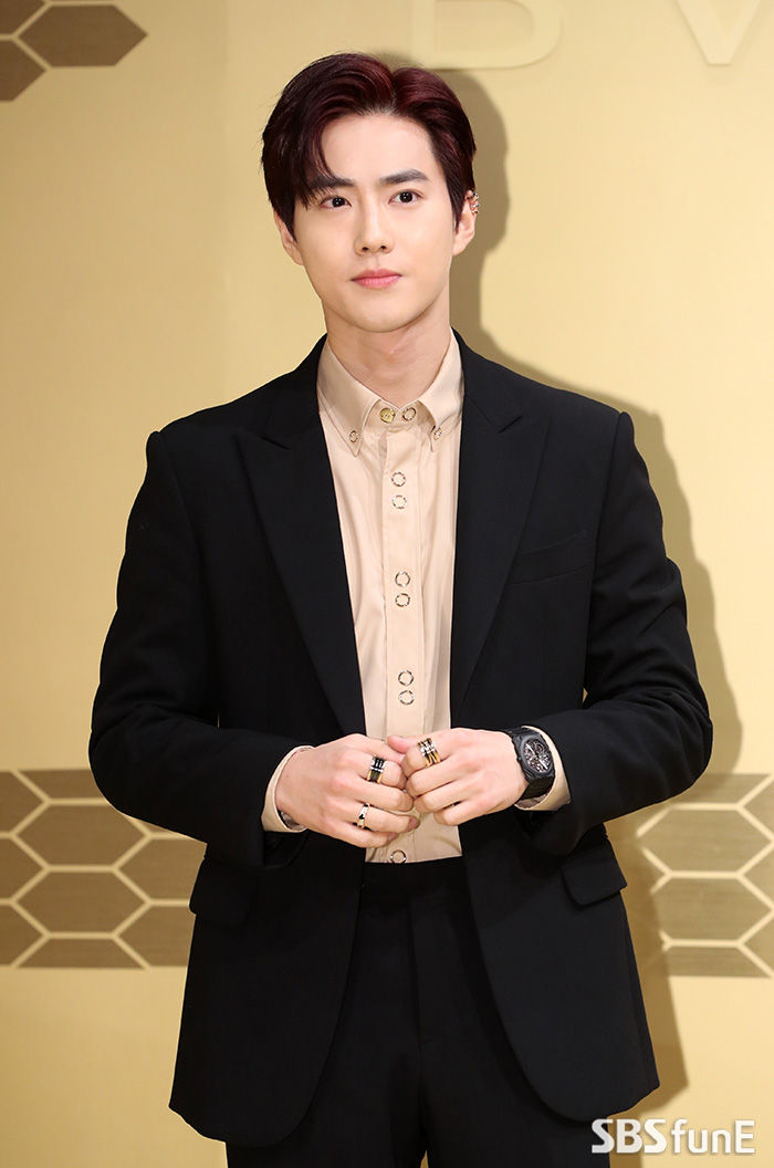 The leader Suho (real name Kim Jun-myeon) of the group EXO (EXO) is Enlisted in the group.On April 4, SM Entertainment said, Suho will enter the hospital on the 14th. We decided not to disclose the exact place and time.Suho announced his own Enlisted news to his fans directly through his EXO fan club community with his handwritten letter.Suho said: I soon became in charge of military service as of May 14.I think we will really miss EXO-L during that time.  EXO-L who thinks and loves me every day will always be healthy.I really appreciate it and love it. Suho is now the third member of the EXO to fulfill his military service obligations, following Dio and Siu Min, who are currently in military service.He is expected to be deployed as a social worker after four weeks of basic military training.