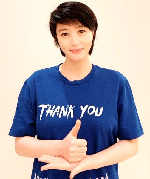 Actor Kim Hye-soo participated in the Lindsey Vonn and expressed respect to the medical staff. He also pointed to actor Song Hye-kyo as the next runner.Kim Hye-soo posted a picture on his Instagram on May 5, saying, I thank and respect all the medical staff who are devoted to the safe and healthy daily life of the people from COVID-19 and pray for the safety of the medical staff.The people I will point out are Song Hye-kyo, Yun Soi, and Chun Woo Hee.Thank you for joining us, he added, adding a hashtag such as Thanks to Campaign , Lindsey Vonn and Thanks to the medical staff. Kim Hye-soo, who joined the Lindsey Vonn after being named by group 2AM member Jo Kwon, expressed his gratitude for saying, Thank you Jo Kwon for pointing out your gratitude.Jo Kwon also responded in a comment.Thanks to the Lindsey Vonn is a support campaign proposed by the anti-virus authorities on the 16th to support medical staff who are trying to overcome COVID-19.In addition to Kim Hye-soo, Jo In-sung Kim Yu-na, Park So-dam, Ha Ji-won and Lee Young-ae are participating.