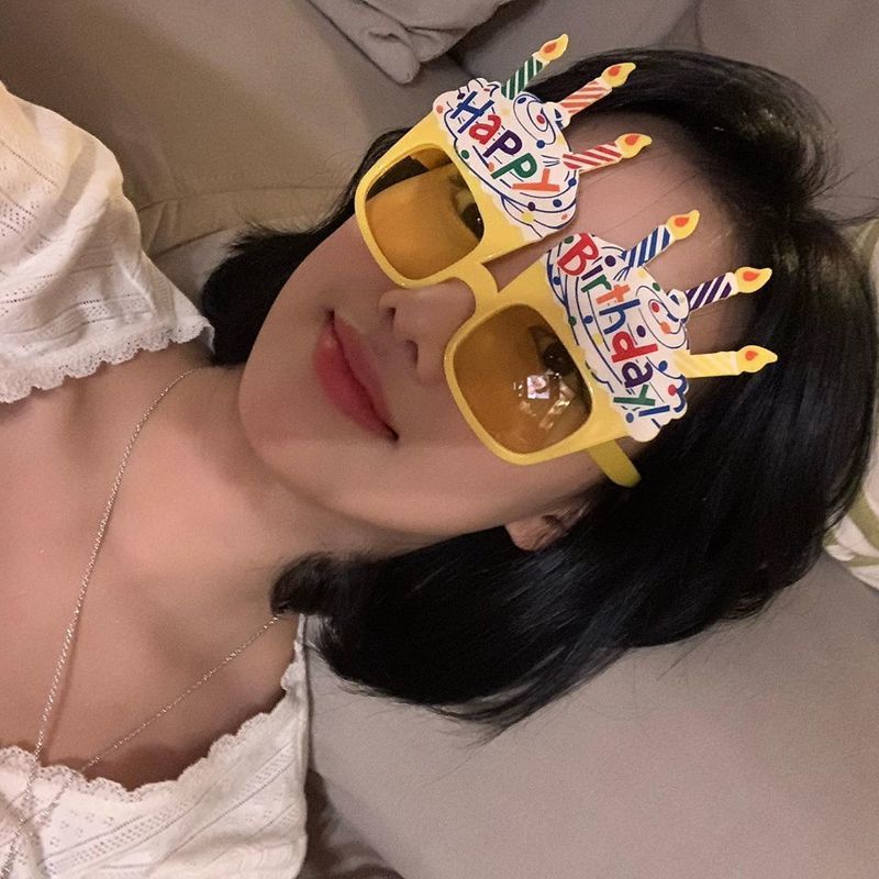 April Na-eun has celebrated her 22nd birthday.Na-eun received a Gift Celebratory photo from fans on personal social media on May 6I posted my hand letter and thanked me.Na-eun said, My debut and my sixth birthday. I had a happy day today thanks to many people who love me.I still want to show you a good picture, but I am embarrassed and ashamed to save you the lack of it. I want to have a happy day together.I am so grateful, he said. Thank you all for celebrating 2020.05.05. Park Su-in