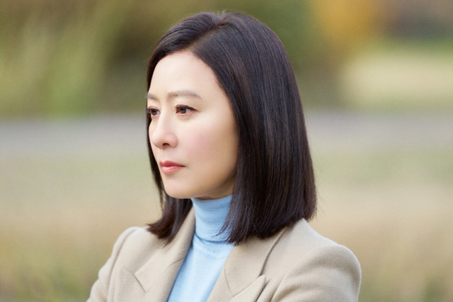 The behind-the-scenes footage of The Couples World Kim Hee-ae has been released.Kim Hee-ae in the photo released on the 7th seems to have been completely assimilated to the Feeling of Ji Sun Woo, expressing from charisma to sadness.Kim Hee-ae, who is building Smile here, is also out of the camera and adds to the pleasure.In addition, Kim Hee-aes beauty and styling, which digs out Ji Sun Woo look in a dignified manner, is also attracting attention.Kim Hee-ae is writing a syndrome-like box office record with the maximum tension of the drama every time.He has been attracting a lot of attention since his first broadcast.In particular, Kim Hee-ae, who expressed the hatred and thirst of the marriage relationship that did not end in the last 12 broadcasts, is adding explosive power to the character Sun Woo with the acting that escaped the formation.Meanwhile, The World of Couples tells the story of a couples kite, which they believed was love, breaking down into a whirlwind due to betrayal.