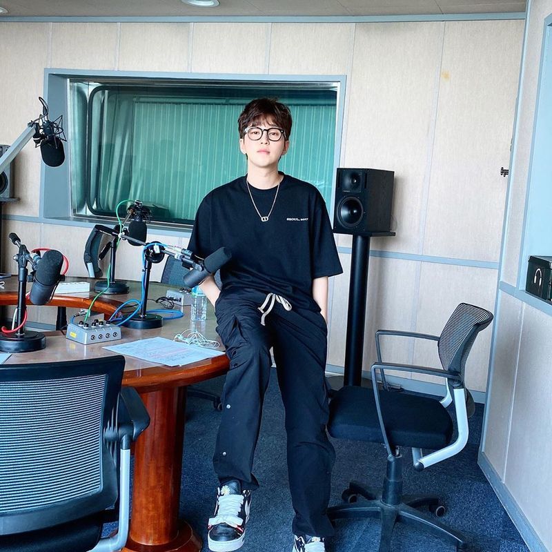 DinDin shared the progress of Diet.DinDin wrote on his Instagram on May 7, Diet 11th Successful Present Total -4.1kg Body Fat -2.5kg! Lets go DinDin.Diet Lets succeed this time. In the public photos, DinDin sits on a table in a radio booth and looks at the camera, which showed off a warm visual with a sleek jawline.Lee Ha-na