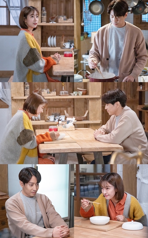 Wonderful! Moon chef Eric Mun presents a sweet recipe for Ko Won-hee.Channel A, which will be broadcast on the afternoon of the 8th, is a drama.In the 13th episode of Moon Chef (played by Jung Yu-ri, Kim Kyong-soo/directed by Choi Do-hoon, Jung Heon-soo/produced story network, and Globic Entertainment), Eric Mun (played by Moon Seung-mo) presents a delicious recipe to heal the tired mind of Ko Won-hee (played by Yoo Bellagio).Earlier, Yoo Bellagio (Ko Won-hee) decided to leave Korea because he was afraid that he would damage Moon Seung-mo (Eric Mun).Moon Seung-mo, who learned this, confessed to Yu Bellagio and returned to Seoha village together and predicted a cohabitation romance to start again.In addition, the two shots of UBellagio, who can not take his eyes off him while eating a proud face and food, amplifies the excitement of the couple in the early days of love.On the day of the broadcast, Lim Chul-yong (guided by the head) visits Pungcheonok to cause tension.Lim Chul-yong and Moon Seung-mo look at each other with sharp eyes and say that they will continue to face a tense confrontation.
