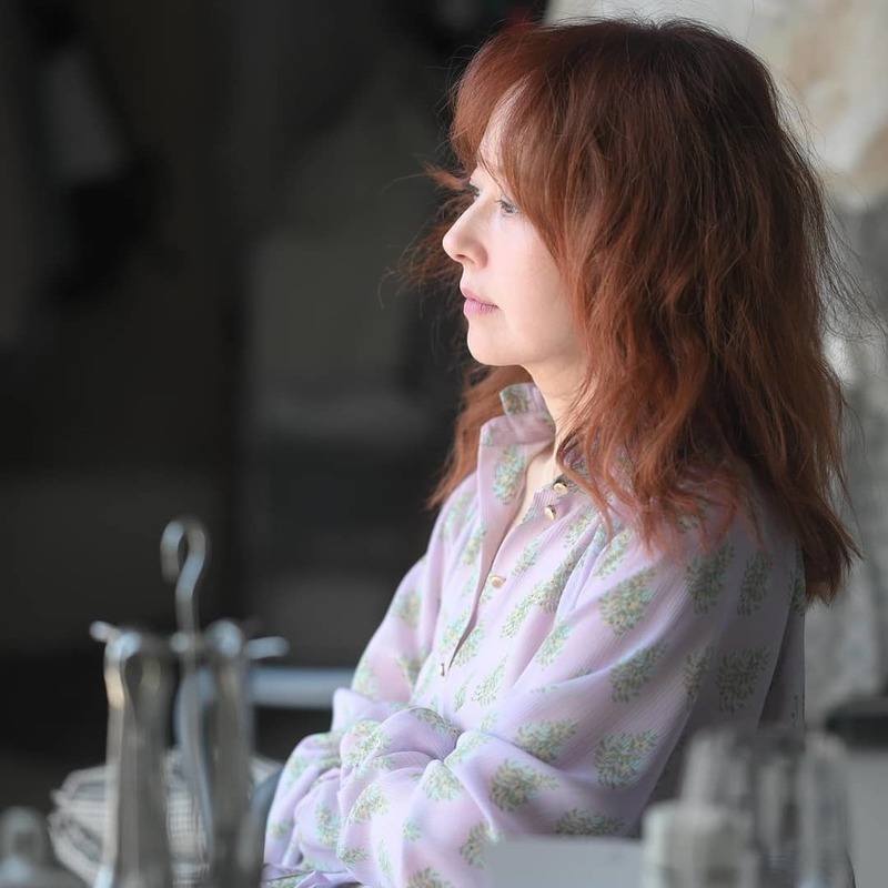 Seo Jin-Hee showed off her beautiful looks during the show.Broadcaster Seo Jeong-Hee posted a photo on her Instagram page on May 7.In the photo, Seo Jin-Hee stares at the camera in a floral blouse, which thrills viewers with his high nose and dark features.han jung-won