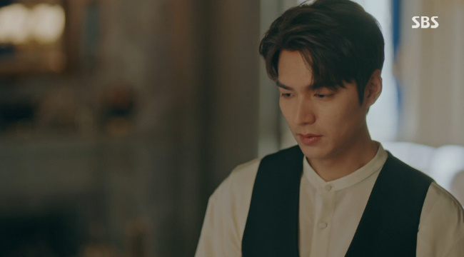 Lee Min-ho guts Kim Go-euns riskLee Min-ho, who was broadcast on May 8th on SBSs Golden Land Drama The King: The Lord of Eternity (playplayed by Kim Eun-sook/directed by Baek Sang-hoon and Jung Ji-hyun), found Lee Jung-jin alive.Yi Jong-in (Jeon Mu-song), who met No Ok-nam (Kim Young-ok), informed him that he had hidden something in connection with the death of Irim in the past.Sometimes life flows in a different direction than we think, but the body was not the King of the Chin, he said, and said that the reverse is alive somewhere.Lee Gon also received the body examination of the past through Yi Jong-in.If the purpose of the reverse was not the prince but the mind, then I will have the food and he will come to find the half of me, Lee said.Lee Ha-na