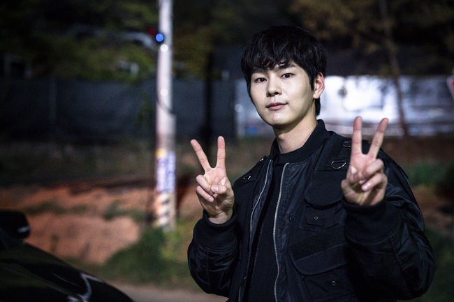 Lugal has released a shooting scene of passion to shine until the end.OCN TOILs original Lugal (directed by Kang Cheol-woo, Dohyeon, Planning Studio Dragon, and Produced Liyen Entertainment), which left only two episodes to the end, released a behind-the-scenes cut of Hot Summer Days Actors on May 13th, disassembled into Hero and Billen.In the last broadcast, River example (Choi Jin-hyuk Boone) learned all the truth about the Lugal project.Director Kim Min-Sang Boone conducted an inhuman experiment in the early Rugal period in the name of realizing justice, and surprisingly, the first subject was Hwang Deuk-gu (Park Sung-woong).River example found it difficult to understand all of this and was angry at Choi Geun-cheol, who even hurt his wife to make him a human weapon.When the River example was psychologically shaken, the sword of artificial eyes began again, and the artificial eyes encroached on him, ordering him to harm innocent colleagues and people.River example, who went to the brink of his life and ran revenge one by one.The Rugal members tried to persuade them without giving up such a River sample, and the River sample made a choice to pull the chips on their backs and stop artificial eyes to protect their real appearance and colleagues.The behind-the-scenes footage of Actors, which has increased its immersion with hot Hot Summer Days, was captured, with the crisis-hit River example, Rugal and repeated reversals adding to the curiosity about the last story.In the open photo, Rugal Actors is all working on shooting with a bright smile.From Choi Jin-hyuk, who has saved the remady of the curved River example from detailed emotional lines and action, to Park Sung-woong, who depicts the new Billen with his unique aura and acting power, Jo Dong-hyuk, who led the Rugal members with strong and rough charm, and Jeong He-In, who wrote the Legend of the female warrior, Han Ji-wan, who attracted the characters full of charm, Kim Min-Sang, who completed the core remady of Rugal, and Park Sun-ho, who captivated viewers with his energetic performance and warmth, the synergy of Actors, who painted various characters in a unique way, was the driving force of Rugal.As the confrontation was divided into good and evil, Choi Jin-hyuk and Park Sung-woong and other Actors actions attracted those who saw it as a rich attraction.Especially, Rugals team chemistry, which is getting more and more water, gave a glimpse of the relationship between the characters.Choi Jin-hyuk, Jo Dong-hyuk, Jin He-In, Kim Min-Sang, and Park Sun-ho, who do not stop laughing when they are together in the public photos, attract attention.Argos, who fought a trembling war with endless attacks on each other, also shows a reversal chemistry.Park Sung-woong, who foresaw the bloody Billen until the end, as well as Han Ji-wan, Kim In-woo (Choi Yong-ro) and Yoo Ji-yeon (Jang Madam Station) make the viewers feel good.Their Legend Breathing is expected to complete an intense final session.The Lugal crew said, All actors, including Choi Jin-hyuk, Park Sung-woong, Jo Dong-hyuk, Jin He-In, Han Ji-wan, Kim Min-Sang and Park Sun-ho, have been enthusiastic about the shooting scene.I was able to run to the end because I did not buy their bodies, he said. In the remaining two episodes, the most impactful event takes place.I want you to look forward to the last story of Lugal and the Hot Summer Days of Actors.pear hyo-ju