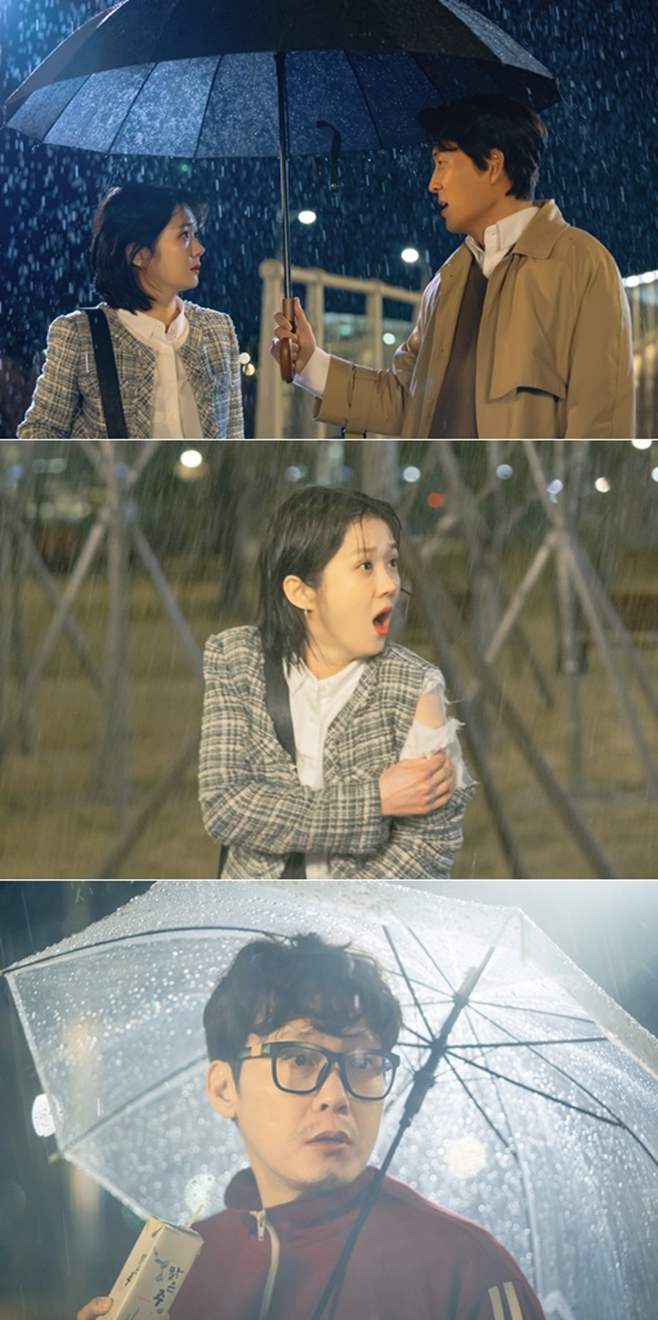Oh My Baby Driver Jang Na-ra Go Joon Byeong-eun Park plays his first Love Triangle (DJ Ivy mix) under heavy rain.TVNs new tree drama Oh My Baby Driver (played by Noh Seon-jae and directed by Nam Gi-hoon) posted the first Love Triangle (DJ Ivy mix) in the heavy rain of Jang Na-ra Go Joon Byeong-eun Park on the 14th.In the first episode that was broadcast earlier, he made a love and work of professional Wannabe Woman Jang Ha-ri with visual and spec everything, and announced the beginning of an unusual speeding essential romance.Especially, in order to get married, Jang Haris tearful struggle caught the attention of the viewers.Meanwhile, Go Joon in the SteelSeries, who is revealed, puts an umbrella on Jang Na-ra and creates a romantic atmosphere.But another SteelSeriess appearance of Jang Na-ra gives a reversal: the SteelSeries have one of Jang Na-ras clothes torn.Moreover, it is causing a pupil earthquake as his South Korean son, Byeong-eun Park, witnessed, and it stimulates curiosity about what happened to the three people from the first meeting.In particular, the scene was recommended by Jang Na-ra as a scene that should never be missed at the production presentation.