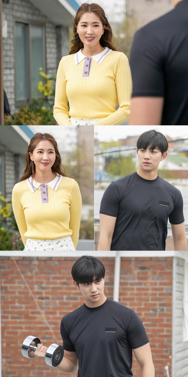 Oh Yoon-ah and Ki Do Huns thrilling eye-catching was captured.On May 15, Oh Yoon-ah (played by Song Ga-hee) and Ki Do Hun (played by Park Hyo Shin) released an unexpected Loco Poten on KBS 2TV weekend drama Ive Goed Once (played by Yang Hee-seung/directed by Lee Jae-sang).In the last broadcast, Park Hyo Shin (Ki Do Hun) witnessed that Kim Ji-hoon (Moon Woo-jin) of Song Ga-hee (Oh Yoon-ah) did not fit well among the friends, and he approached him without burden and became a friend.Park Hyo Shin and Song Gae Hee hats are expected to be tied up in earnest. In the public photos, the moments of two people exchanging the Sight are drawn.Park Hyo Shin, who is working on the rooftop of Songga, and Song Ga-hee, who looks at him affectionately, are captured.minjee Lee