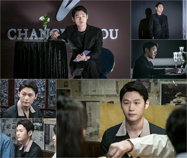 Actor Hak-ju Lee presents two faces that change from pole to pole in Night food man and woman.On the 22nd, JTBCs new monthly drama Night Food Men and Women (playplayplayed by Park Seung-hye, directed by Song Ji-won) released a still cut of Hak-ju Lee.Kang Tae-wan, a genius Desiigner who is played by Hak-ju Lee in Night food men and women, is a grandmother character who will envy anyone with It is a mentor and MC position of fashion Desiigner survival program that can only be done by people who launch personal brands at a young age and pay a little name in the industry.Unlike Kim A-jin (Kang Ji-young), who is always suffering from job insecurity for the fourth year of his contractual assistant, and the Night Food Chef Park (Jung Il-woo), who is in danger of losing Bistro one morning, he is still a person who is expected to have a solid life graph.It is a perfect-looking Taewan without any gap, but it is not easy for him. The still cut released today (22nd) contains a completely different expression and atmosphere.I think the same person is right. Tae-wan is a chic professional at the filming site of Chaining You.In a sharp shining eye and a dignified posture, there is confidence in ability.It is a charismatic that overwhelms the other party, and it is also a cool mentor who does not hesitate to sharpen the program participants.But he is looking different from the other man at the dinner party, and his charisma is shy and awkward even when he sits still.He seems to be proud of anywhere, and he can not mix with people, and the appearance of the stone is strange.In fact, Tae-wan, who is not accustomed to being open-minded with people, was hitting the invisible wall in the inner, and the exchange with people has also decreased.It is a question of what the situation that cast a shadow on Taewans life that is not southern.The production crew said, Taewan, who has never fully revealed his mind to anyone, will grow up in the process of meeting Jin Sung and Ajin and changing little by little.Hak-ju Lee, who played Taewan, is showing a deep performance by delicately catching the inners that people can not see. He said, Please check on the first broadcast three days later what his story will be like. Night food healing Chef Jin Sung, a hot bloodied Azin, and a good genius Desiigner Taewan, I know what kind of story the Night food man and woman who stands for a triangular romance of the path departure is expected to solve.The first broadcast on Saturday night at 9:30 p.m.Hello Content, SMC.