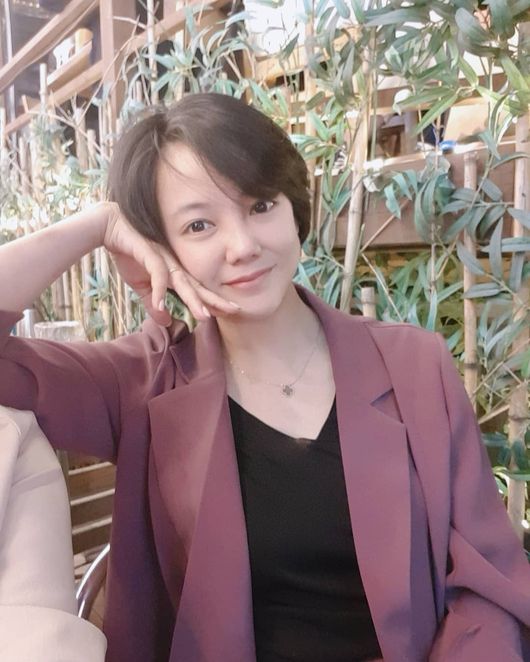 Actor Go Eun-ah has regained Celebrity beautiful looks.Go Eun-ah posted a picture on her Instagram page on Monday, telling her recent news.Inside the photo was a picture of Go Eun-ah looking at the camera, with a modest, natural make-up Go Eun-ah boasting a V-line.It is impressive in that it is different from when I appeared on Mirs YouTube earlier.Go Eun-ah, who seems to have lost weight with Diet, is reclaiming Celebrity Beautiful looks and showing off her beauty.Meanwhile, Go Eun-ah is making headlines with a hairy appearance, appearing on Mirs YouTube for a while.