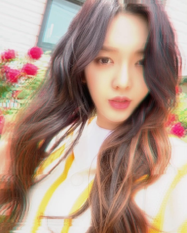 Group AOA Anthem reported on the recent situation.Chan Mi posted a video on her Instagram account on May 27 with a heart emoji.Chan Mi in the video attracted attention because she was wearing a long hair and boasting a variety of charms.Especially, I used the application effect to create a dreamy atmosphere of hologram type and received applause from the netizens.The fans who saw this responded such as Chan Mi is still beautiful and class that digests any kind of appearance.surge implementation