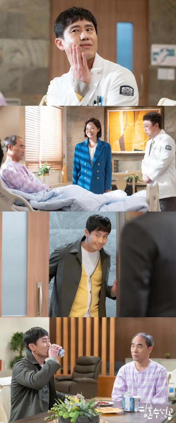 KBS2 tree Drama soul repairman Shin Ha-kyun surprises VIP patient Kang Shin-ils room late at night.Young-Soo Seon-gong (playplayplayed by Lee Hyang-hee / directed by Yoo Hyun-ki) unveiled SteelSeries, which shows Lee Si-jun surpriseing the VIP room of Kang Shin-il, ahead of the 13-14th broadcast today (27th).The collimator is a mad doctor who looks at the cause of the patients mental illness in his own way and has a bond with the patient.He came down a personalized prescription for patients inside and outside the hospital, patrolling with delusional disorder patients who think they are policemen themselves, and leading them to solve the hearts disease by visiting their father, the cause of the anxiety of the transplantation patient.The released SteelSeries featured the collimation facing a new patients aunt, who is looking for Hospital with an abnormality ahead of an important hearing.He is also a VIP patient who summons Cho In-hye (Cho Kyung-sook) and Oh Ki-tae (Park Soo-young).Unlike the appearance of Gitae, who collected both hands in front of his mother, the collimator is showing off his geeky doctors face without hesitation, such as taking a pose to turn his face to one side.Shin Ha-kyun, Jung So-min, Tae In-ho and Park Ye-jin will present the healing magic Soul Summary Ball, which will air at 10:13-14 on Wednesday night today (27th).monster union