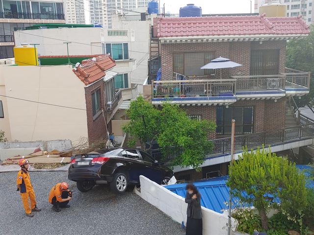 담벼락 이미지