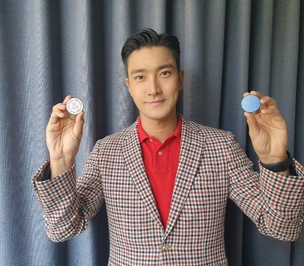 Singer and actor Choi Siwon has called attention to the impersonation SNS account.Choi Siwon said on his SNS on the 1st, I have a fact to tell you before the festival of yesterday.I received a report that there is an account that raises money for me, impersonating me. Please be careful. Choi Siwon then said: We are only sponsoring public sites or legal foundations, nonprofits within the boundaries of the law.I also do not ask for a one-on-one chat with my personal account in connection with Donation. Be careful!Choi Siwon is a special representative of the UNICEF Korea Committee and a goodwill ambassador to the UNICEF East Asia Pacific region. He is warm to many people through social contribution activities such as constant donation and service.Choi Siwon seems to have posted a direct warning to prevent more people from being hurt by the impersonation SNS account.Meanwhile, Choi Siwon appears on MBC Cinematic Drama SF8 - Augmented Bean Pods and shows various charms in the current web entertainment Suzu Returns 4.
