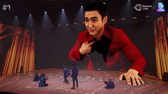 At the online concert of the idol group Super Junior, which was watched by 120,000 people around the world, member Choi Siwon (pictured) appeared as a 12-meter-sized mixed reality (MR) image like the fairy genie of the lamp in Aladdin, drawing attention.It is an unusual performance that was presented at the online concert Beyond Love Live! by Super Junior, which was prepared by SK Telecom and SM Entertainment on the 31st of last month.When Choi Siwon was not seen, the other members urgently found it, and Choi Siwons 3D MR image popped up behind the scenes, filling the 12m high stage.Choi Siwon, who appeared as a huge 3D MR image, naturally waved and moved and talked with the members for about 30 seconds, and asked about 123,000 Online audiences, No Challenge?No Change! (You can make a better world by constantly challenging). According to SK Telecom on the 1st, SM Entertainment and SM Entertainment prepared such an MR performance with the intention of introducing new contents based on the latest information and communication technology (ICT) to the audience around the world online.SK Telecoms first case of applying content produced by the MR production company Jump Studio, which started in late April, to Online Love Live! performance.The jump studio completed 3D MR content in Haru Bay after an hour-long shoot of Choi Siwon with 106 cameras.Using 3D modeling and animation technology, it is a point that it is designed to naturally blend the high-resolution mixed reality image of 12m with the actual performance hall.Jump Studios have greatly reduced production costs and duration by automating a large part of the manual process of existing 3D modeling with △ artificial intelligence (AI), cloud △ 3D processing △ rendering technology.It automatically compresses high-capacity video data to mobile streaming capacity after up to 60 frames per second at 360 degrees, and supports a video format (MPEG4) that is compatible with existing media production systems.With this case, SK Telecom plans to promote MR content provision projects for companies (B2B) customers in various fields in the future, and to significantly increase the experience of realistic media for 5G (5th generation mobile communication).With cutting-edge technology, we have provided a richer enjoyment for viewers around the world, said Lee Sung-soo, CEO of SM Entertainment. We will introduce an advanced Online concert by applying new culture technology (CT) to the performance field in the future.In the era of untapped (non-face-to-face), the number of areas that require MR technology will increase rapidly, said Jeon Jin-soo, head of SK Telecoms 5GX service division.MR content will change the paradigm of entertainment, such as performance, movies and dramas, he said.SKT-SM Enter 3D Mixed Reality Performance is presented at SKT Jump Studio Tukkok in Haru Bay