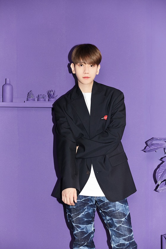 Baekhyun appeared on MBC FM4U Noon Hope Song Kim Shin-Young (hereinafter referred to as Elf Princess Rane) which was broadcast on the afternoon of the 1st.Baekhyun, who made his comeback last month with his second mini album Delight, found Elf Princess Rane as his first activity after his comeback.DJ Kim Shin-Young commented, This is history. Baekhyun said, I did not choose it, but I wanted to see Shin Youngs sister for the first time.Baekhyun, who is known as a collaboration artisan, participated in a new song for a red puberty before the release of Delight and swept the music chart.Kim Shin-Young said, When Baekhyun enters, it is unconditionally Music Chart Top 100. I also foresaw the love of butterflies and cats with red puberty.It was so good as soon as I heard the song, I originally liked Ji-youngs voice, and the collaver proposal came in and I readily accepted it, Baekhyun replied.Recently, Baekhyuns Solo album has occupied the top of the Music chart, and EXOs album, which was released in the past, has also been reversed and is named the top 100.ExOel (fan club) you are making a lot of effort, Baekhyun thanked fans.In the meantime, Delight has occupied the record charts with sales of 700,000 copies in the first week of the album.I do not believe it, said Baekhyun. I bought too many albums for fans at EXO, so I bought them, and I told them to buy padding in winter, but I did not listen to them and bought an album.I feel like its a duty to buy an album and Im worried about it, he said. I can write it to myself and buy an album with the money left from my heart.The top-ranked committee on music broadcasts also put forward: Theres a scene that erases the lipstick that was in the teaser picture.I would like to try it, he said, introducing the teaser version of the dance as a committee.