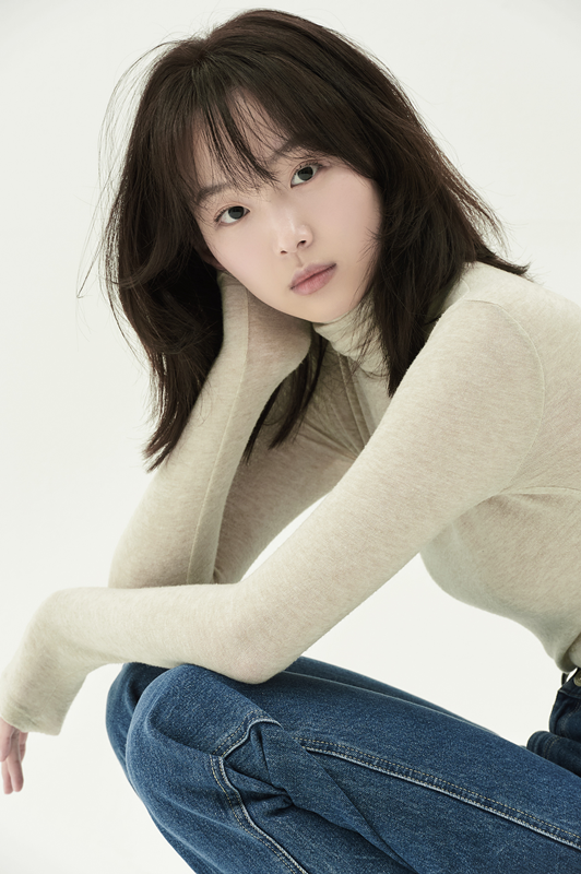 A new profile photo of Actor Jin Gi-ju has been released.FL ENT, a subsidiary company, released a new profile photo of Jin Gi-ju at the same time as the official Instagram opening on the 1st.In the photo released with the phrase new beginning, new profile, it shows a pure and sophisticated atmosphere different from the fresh image that was shown before.On the other hand, Jin Ki-joo made his debut in the Drama The Second Twenty Years in 2015, and he made his debut with the Drama Fondant Fondant LOVE, Happy Ending, Lovers of the Moon - Bobo Sensei, Good Wife, Misty, Come and Hug, I Love You in the First Sight, Little Forest We are continuing our active activities across the country.
