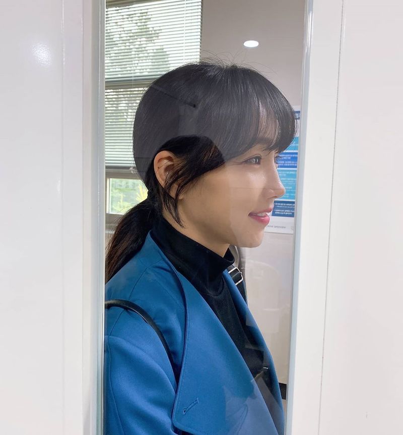 Lee Yu-ri, Beautiful looks are overtime during the ten days today Actor Lee Yu-ri showed off his beautiful looks during the shoot.Lee Yu-ri posted several photos on his personal Instagram on June 1, along with an article entitled July 1, Lee Yu-ris Lie Singer.In the photo, Yuli looks at the camera with a cute smile while making a blank expression while looking somewhere.park jung-min