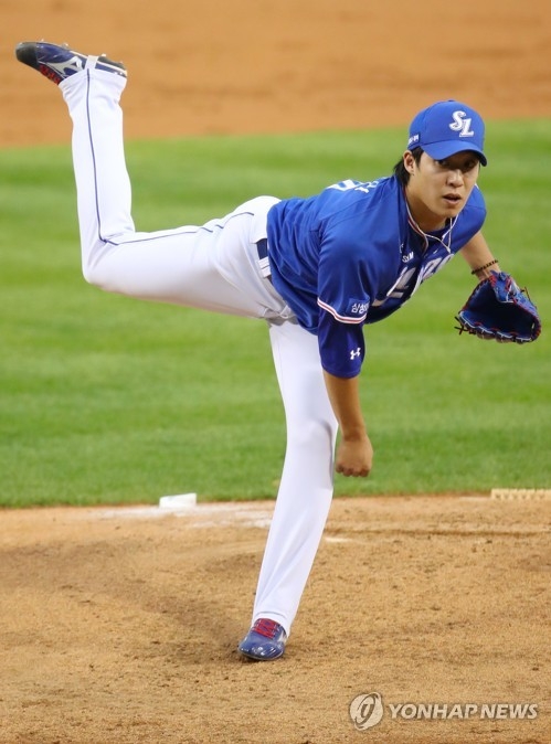 Samsung Lions Lions 2 - 0 LG Twins right-hander Young-gun matchup 2nd game is Won Tae-in decision victory .1 win and 1 loss Saladinos 2 RBI timely hit to LGs first victory, and Samsung Lions won Won Tae-in and Tyler Saladinos two-run matchup He won the LG.The Samsung Lions scored two runs in the first and second bases of the Jamsil-dong away Kyonggi, two RBIs with Saladino flowing on the left-wing line, Won Tae-in - Choi Ji-kwang - Woo Kyu-min scored without a run, making it 2-0 for LG and 11th win (14 losses).LG lost its first season.If Koo Chang-mo (NC) and Choi Chae-heung (Samsung Lions) are left-handed young men who are emerging this season, Won Tae-in (Samsung Lions) and rookie Lee Min-ho (LG) who have been in the starting match on the day are rising right-hand young men.Won Tae-in and Lee Min-ho have already met in Deagu on the 21st of last month.Won Tae-in had a two-run homer hit by Che Eun Seong in the first inning despite pitching with six hits and two runs (six strikeouts) in seven innings, losing to Lee Min-ho, who had one hit and no runs in the sixth inning.Therefore, the confrontation on this day was a sad battle for Won Tae-in.On the day, Kyonggi was the exact opposite of the last 21 days.Won Tae-in scored the third win of the season with five hits in seven innings and five hits in the middle of the season with an exquisite control on the outside of the left batter.In particular, Won Tae-in showed off his Danger management ability by striking out a swinging strikeout in the fourth inning with a head-to-head match against Roberto Ramos, the home derby leader (10 in the first and second bases of the Musa, with consecutive hits from Kim Hyun-soo and Che Eun Seong.Lee Min-ho also allowed a leadoff Kim Sang-soos hit and Park Chan-dos walks before he could get a sense of the first inning, and allowed two runs to Saladino for a double, but then he lost the Samsung Lions batting line with no runs and pitched five hits and seven strikeouts in seven innings.As a result, Won Tae-in and Lee Min-ho lost their first defeat of the season to each other, and they exchanged 2-0 points with each other in points, and they balanced the team with 1 win and 1 loss.SK won the first NC 8-2 in five consecutive wins as the once-breaking two-stroke team in Changwon away Kyonggi harmonized.SK, which experienced the last fall from the swamp of 10 consecutive losses, is now in a state of upward trend.Cole Hamels Moon Seung Wons pitches first shone; Moon Seung Won tied NCs Kangta line with a run in six innings, three hits, eight strikeouts and one run.In the batting line, Choi Jeong, who announced his resurrection, showed off his concentration of 8 points with 11 hits, including a clean two-run hitter from the first inning and a three-run double by Jamie Romack in the fourth inning.NC was defeated by Lee Jae-hak, who gave up nine hits in four innings, and failed to even get a chance with the worst pitching of seven runs.NC is still ahead of LG with Game and Game in 3rd place Doosan, but the scary rise in the early part of the season is feeling dull.Doosan Bears 11 - 8 KT Wiz (Suwon FC) After the last minute of the match, he won the last minute and the bullpens still had a problem, so Doosan won the last minute of the scary chase, and came to LG with a game car.Doosan was expected to win easily with a score of 10 points in the first three times in Suwon FC Kyonggi, but he won 11-8 at the end of the total game, which was followed by KT, who was persistently chased by El Luis Rojas No. 7 homer.Doosan hit 18 hits, including two homers from Fernandez and Kim Jae-hwan, and KT hit 12 hits, including Luis Rojas homer.On the day, Kyonggi had a game split early.Audrey Samer Despayne, who KT abandoned his contract with Raul Alcantara and recruited as the first starter, failed to withstand Doosans Kangta line from the beginning and collapsed with 10 runs in five innings and 15 hits (2 finishes).This is the first time a foreign pitcher has scored 10 runs as a starter.On the contrary, Doosan starter Yoo Hee-kwan scored four runs in seven hits (1 homer) in six innings, and also scored his third win with solid scoring support from the batters.Yoo Hee-kwan escaped from his fifth consecutive Suwon FC Stadium loss (average ERA 6.75) since August 22, 2015, with a career-high 90 wins (37th in history) in the victory.Doosan Oh Jae-il wielded four hits, one RBI and two RBIs in five at-bats, Jose Fernandez (5 RBIs, one RBI), Kim Jae-hwan (5 RBIs, two hits and two RBIs, one RBIs), Park Se-hyuk (4 at-bats, three hits and two runs), Jung Su-bin (5 at-bats, one RBIs, one RBI), Choi Joo-hwan (4 at-bats). He had two hits and one RBI, and Park Gun-woo (two hits and two runs in three at-bats) played well.Despite the early mass runs, KT followed up to the last minute and took the last chance of a two-run out in the ninth, but only got one more point in a heavy pitch.KIA beat Lotte Mart 7-2 in Gwangju Home Kyonggi with Yu Minsangs final homer to win four straight Game against Lotte Mart this season.Yu Minsang hit a 4-for-4, 5-run RBI with a 3-run homer in the sixth inning at the end of the sixth inning, and Kim Ho-ryong, who was called up to the first group, added joy to the lead hitter.KIA starter Lim Gi-young allowed two homers to Lotte Marts Kim Jun-tae and Lee Dae-ho, but he was once hit by a reverse homer by Yu Minsang, who broke out in the sixth inning, and continued to strengthen his career with 17 Kyonggi wins in the Lotte Mart with two runs in six innings, seven hits (2 homers) and five strikeouts (2 earned).In addition to Yu Minsang, KIA had a multi-hit by Preston Tucker (4-for-2, 1-for-5, 2-for-5) and Lotte Mart wrote a 3000-run single (16th) in his career from Lim Gi-yeong in the sixth inning, but lost his light due to team defeat.Help Heroes 15 - 3 Hanwha Eagles (Daejeon) Help, Park Byung-ho Homer, etc., 15 points with 17 hits, Hanwha is a total difficulty, 9 consecutive losses in the swamp. Help is 17 hits including Park Byung-ho and Kim Woong-bins two homers in Daejeon. Yi Gi was 15-3 in Hanwha, which was in a total difficulty, and whistled four consecutive wins this season.Help scored a one-sided victory by Park Byung-ho, who hit a six-hit homer with a two-point homer in the first inning, and Kim Hye-sung hit three hits and Jeon Byeong-woo hit four hits.Hanwha tried to fight back in the third inning, but the batting line and the mound continued to be frustrated, and they are not showing signs of breaking up in the 9th consecutive victory.[StatificationLomac has also survived following SK and Choi Jing.