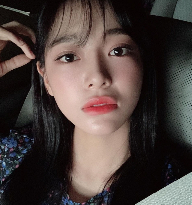 On the morning of the 5th, Kim Se-jeong posted several photos on his instagram with an article entitled Black hair. # Return # Returning That Days Promise.In the public photos, Kim Se-jeong, who is making various facial expressions toward the camera in the car, was shown.Kim Se-jeong, wearing a floral blouse, transformed his eyes with black hair for a long time.In particular, Kim Se-jeong was impressed with the immaculate skin that does not have any blemishes against black hair.Kim Se-jeong made his first step as a musical actor by confirming his appearance in the armys creative musical Return at the Olympic Park Woori Financial Art Hall from April 4.The musical Return (sub-titles promise of the day) was designed to inform the meaning of the footsteps of the ancestors who devoted their only life for the country.At the time of the premiere, Return was popular with 54 tickets sold out at the same time, 50,000 audiences, and it was loved by performing in seven regions including Gwangju, Seongnam and Daejeon.Kim Se-jeong played Haesung, the twin sister of Hale, who is enlisted by borrowing the name of another in the musical.