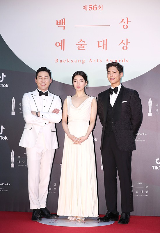 Shin Dong-yup, Bae Suzy and Park Bo-gum have a photo time at the 56th White Prize Award Ceremony Red Carpet Event held at Kintex, Goyang, Goyang, Gyeonggi Province, on the afternoon of the 5th.This years Baeksang Arts Awards ceremony will be held as a private event for non-disclosure to prevent infectious diseases caused by the spread of Corona 19.On the other hand, Baeksang Arts Grand Prize is the only comprehensive art awards ceremony in Korea that includes TV, movies and plays.