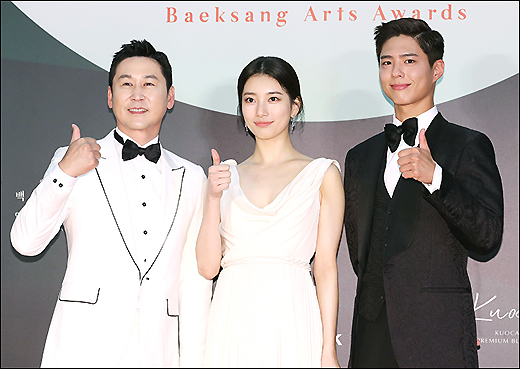 Shin Dong-yup, Bae Suzy and Park Bo-gum (from left) attend the red carpet event of the 56th Baeksang Arts Awards ceremony held at KINTEX, Ilsan, Goyang City, Gyeonggi Province, on the afternoon of the 5th.
