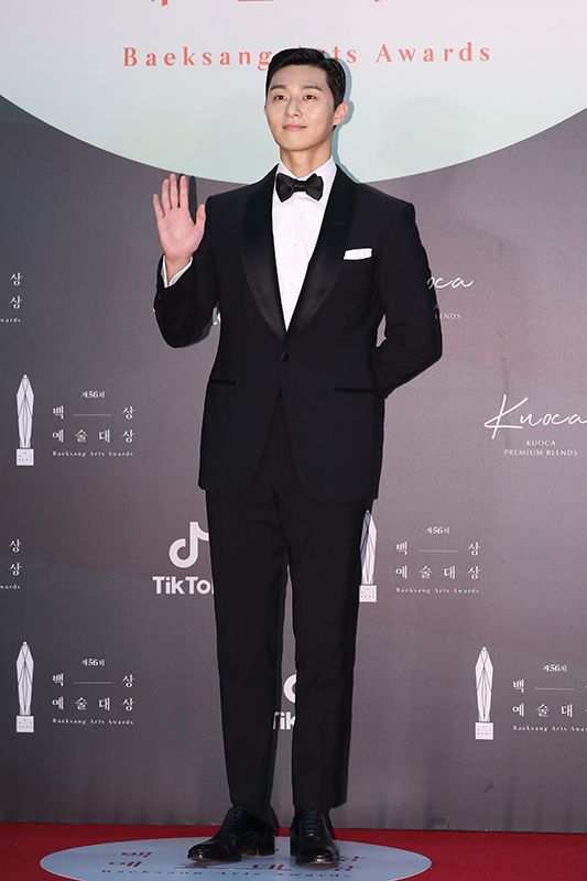 The 56th Baeksang Arts Grand Prize Red Carpet event was held in KINTEX, Ilsan on the afternoon of the 5th.Actor Park Seo-joon is stepping on the Red Carpet. 2020.06.05