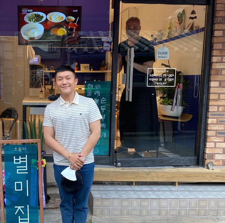 Jo Se-ho, a broadcaster who kept weight without yo-yo after losing 10kg in three months, reported on the recent situation.Jo Se-ho posted a picture on his instagram on the 5th, saying, When I went to the house of Yoon Sung Ho in the time of a comedian newcomer, my mother, who always gave me delicious rice, opened a restaurant in Jeongneung.The photo shows Jo Se-ho posing in front of the comedian Yoon Sung Hos mothers shop brightly Smile, and after that, Yoon Sung Ho watched and laughed at the viewers.In particular, Jo Se-ho caught his eye with a full-length photograph of his still-looking night-headed and a lean face and a solid upper body, and the netizens who saw it seemed to be full of confidence in each photo they released after the success of Diet.Jo Se-ho has been steadily loved by appearing in various programs since his debut as a Comedian of SBS 6 in 2001.=